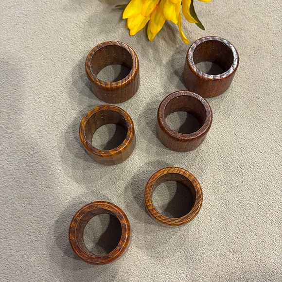 Vintage Wooden Natural Design Brown Napkins Ring Holder Holidays Set of 6 Pieces - Picture 3 of 8